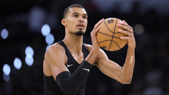 Este verano, varios grandes jugadores de la NBA decidieron aceptar reducciones salariales al renovar sus contratos